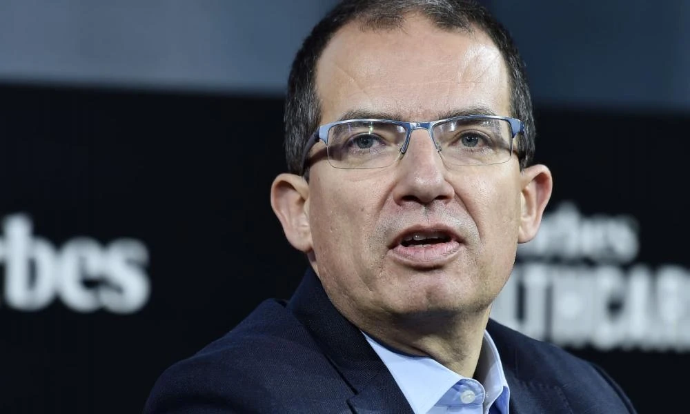 O CEO της Μοderna θα πετάξει 30 εκατ. δόσεις στα σκουπίδια επειδή δεν τις θέλει κανείς